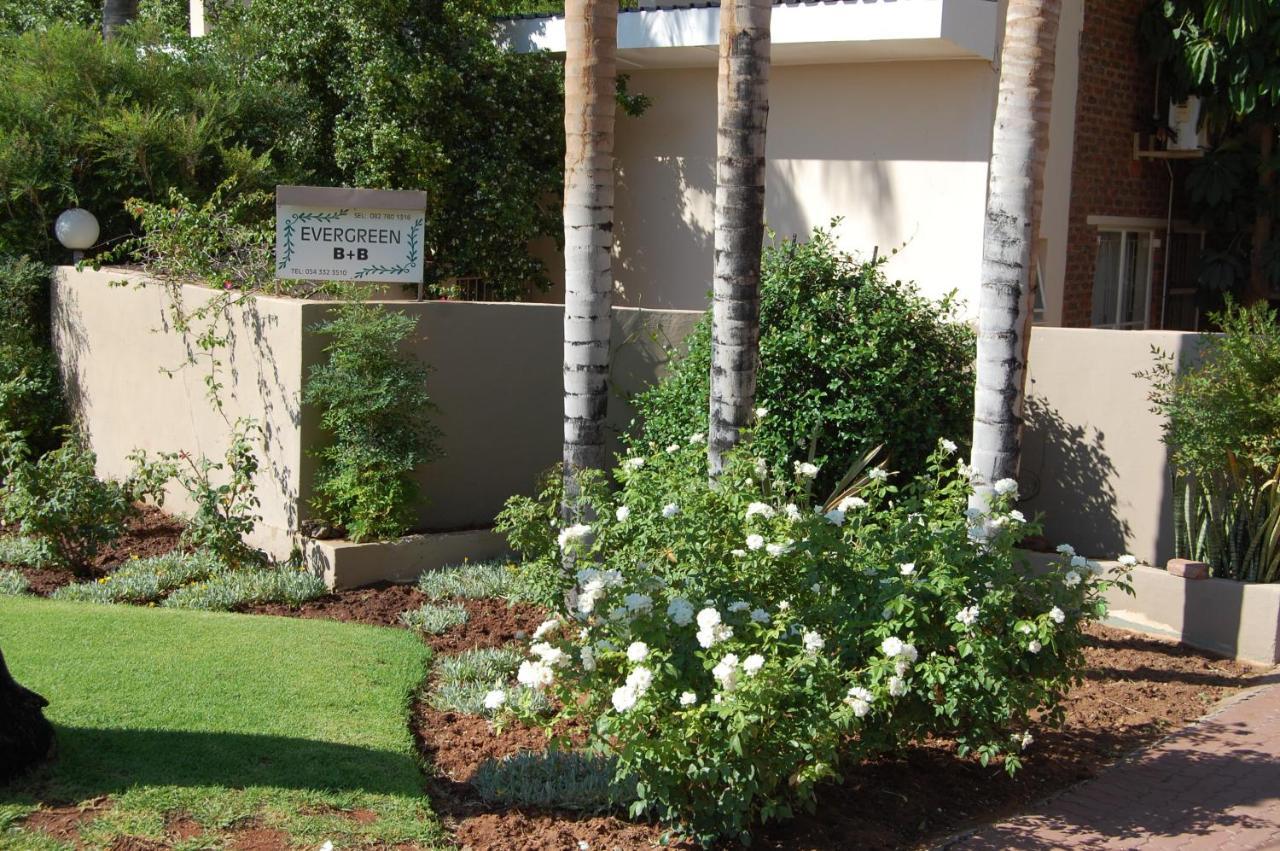 Evergreen Guesthouse Upington Exterior photo